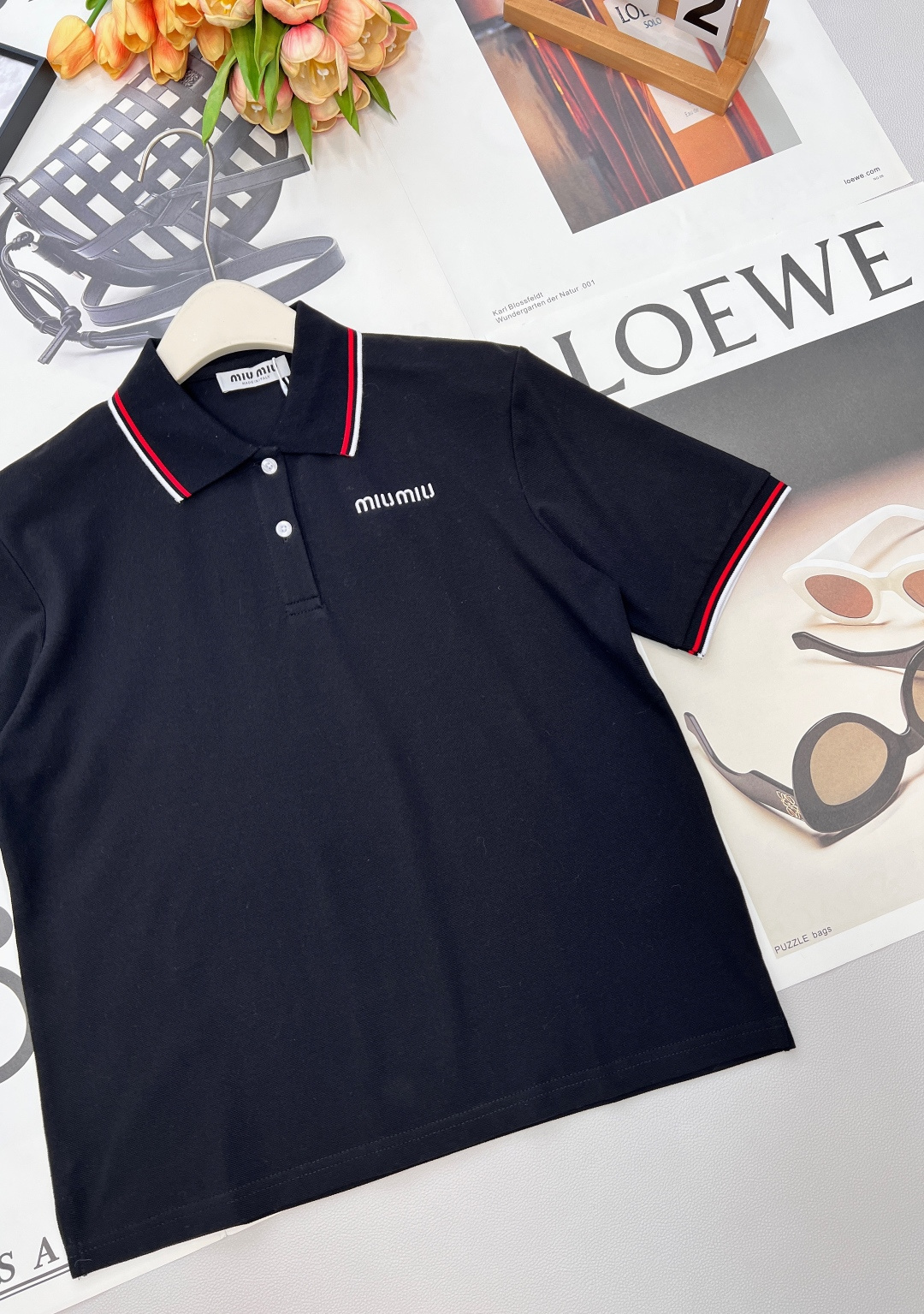 🆕MIU MIU春夏新款青春活力学院风撞色边翻领短袖POLO衫▪️定制珠地棉织造，质感高级，舒适柔软，翻