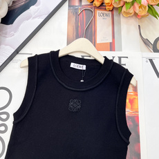 🆕LOEWE新款春夏王炸!内搭谁还没件能撑场面的针织背心?这件直接把“低调高级”焊在身上!——✅ 100 🆕LOEWE新款春夏王炸!内搭谁还没件能撑场面的针织背心?这件直接把“低调高级”焊在身上!——✅ 100