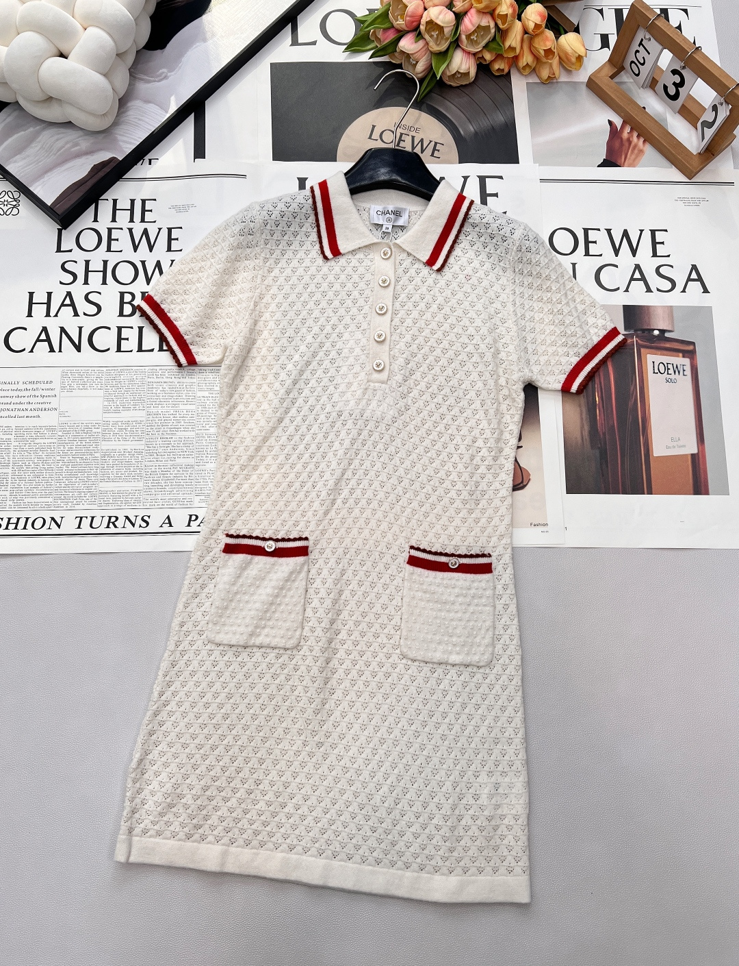 NO:665686,Chanel2025 new contrasting color lapel knitted short-sleeved dress, customized YB cashmere yarn weaving, dense fine knitting, soft and waxy texture, comfortable and skin-friendly, lapel knitted short-sleeved dress cut, hollow crochet texture arranged horizontally on the body, round button camellia decoration, wearing an elegant temperament, with the collar front extending to the hem and cuffs contrasting colors, pocket edges echo, enriching the design layering, fashionable and western style. Complete three standards, large quantities of goods  Size sml code,,chanel,skirts,T-shirt, 19860909Chanel2025新款撞色翻领针织短袖连衣裙,定制YB羊绒纱线织造,密度细针织造,软糯质地,舒适亲肤,翻领针织短袖连衣裙剪裁,大身横向排列的镂空钩织纹理,圆扣山茶花装点,穿出优雅气质,配合领边前襟延伸至下摆袖口的包边撞色,口袋边缘呼应,丰富设计层次感,穿搭时尚洋气.三标齐全,大货出 尺码sml 编码,,chanel,skirts,T-shirt, ,Women's clothing