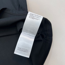 🆕 Saint Laurent 小字母刺绣短袖T恤定制100%原生棉面料,轻薄舒适,天然纤维肌理,满是属 🆕 Saint Laurent 小字母刺绣短袖T恤定制100%原生棉面料,轻薄舒适,天然纤维肌理,满是属