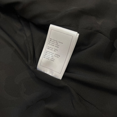 🆕Chanel高级手工坊系列新款竖条灯芯绒外套,高版出品!经典黑色竖条灯芯绒为基底,自带复古年代的慵懒质 🆕Chanel高级手工坊系列新款竖条灯芯绒外套,高版出品!经典黑色竖条灯芯绒为基底,自带复古年代的慵懒质