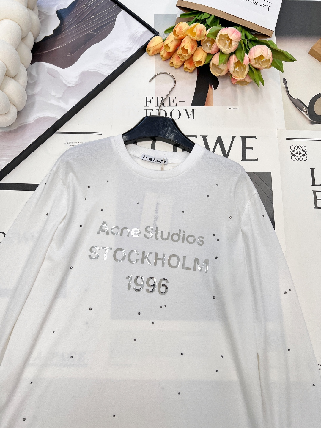 🆕 ACNE STUDIO 银标字母印花+满天星水钻长袖T恤银色字母印花是很有光泽很有质感的 满满的风格