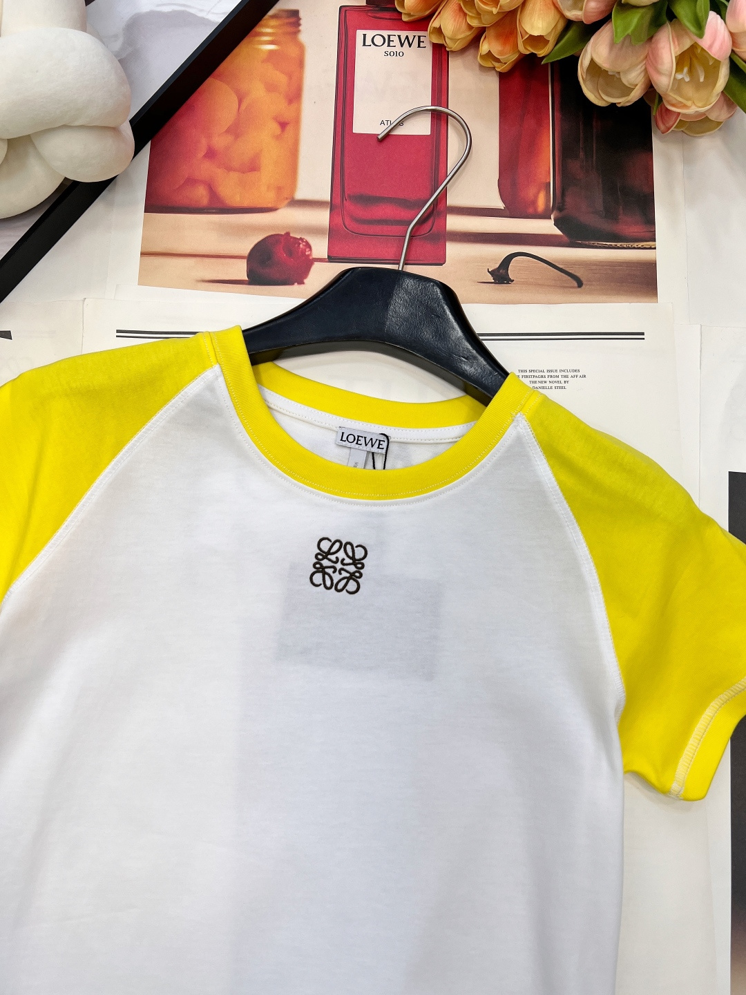 🆕Loewe2025新款插肩撞色徽标短袖T恤，定制YB斜纹全棉材质，柔软亲肤，舒适有型，修身短袖版型，领