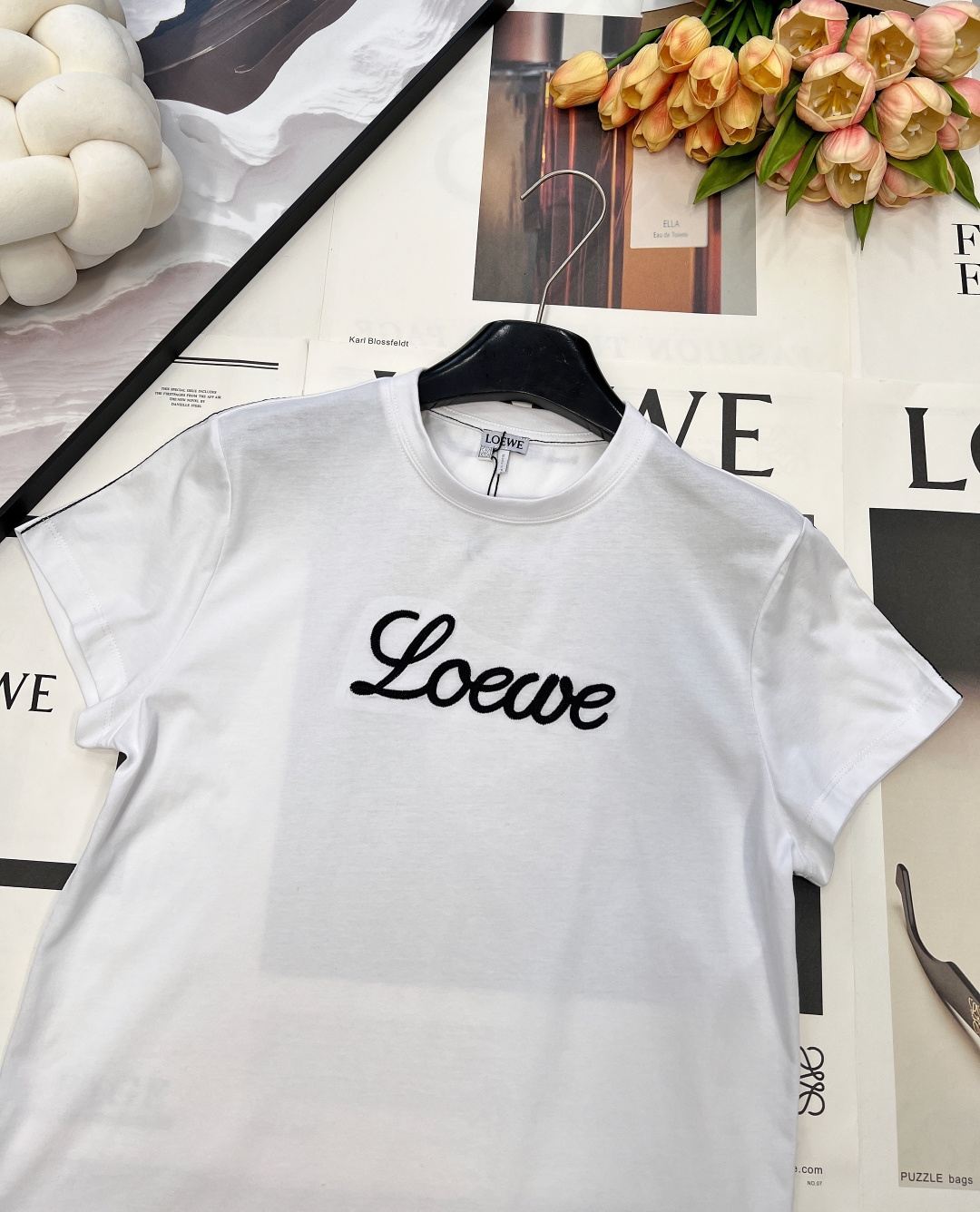 🆕Loewe2026新款立体刺绣徽标短袖T恤,定制YB原生全棉材质,透气舒适,质感十足,常规短袖T恤,胸 🆕Loewe2026新款立体刺绣徽标短袖T恤,定制YB原生全棉材质,透气舒适,质感十足,常规短袖T恤,胸