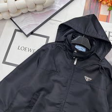 🆕Prada2026新款可拆卸连帽抽绳冲锋衣外套,定制YB进口防风防水尼龙材质,挺括有型,质感高级,冲锋 🆕Prada2026新款可拆卸连帽抽绳冲锋衣外套,定制YB进口防风防水尼龙材质,挺括有型,质感高级,冲锋