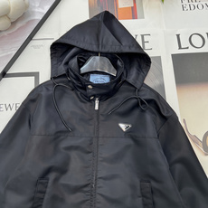 🆕Prada2026新款可拆卸连帽抽绳冲锋衣外套,定制YB进口防风防水尼龙材质,挺括有型,质感高级,冲锋 🆕Prada2026新款可拆卸连帽抽绳冲锋衣外套,定制YB进口防风防水尼龙材质,挺括有型,质感高级,冲锋