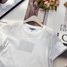 🆕PRADA 2025新款钢圈短袖三角徽标短袖T恤,定制YB原生全棉材质,透气舒适,质感十足,常规短袖T 🆕PRADA 2025新款钢圈短袖三角徽标短袖T恤,定制YB原生全棉材质,透气舒适,质感十足,常规短袖T