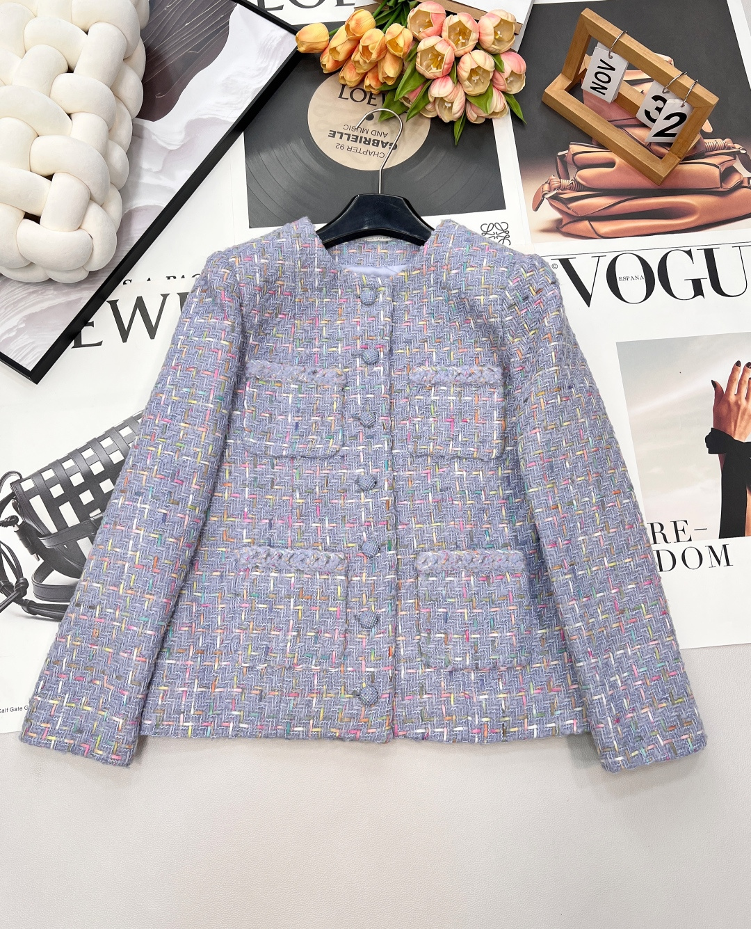 NO:685042,Chanel2025 new round neck woven dress, customized YB imported woolen woolen material, high-end texture, full appearance, round neck dress jacket style, right shoulder pad design fits the human body, making the figure slimmer and taller, multiple pockets on the front of the large body,  At the same time, three-dimensional braided edges are used to highlight the details. The blue-purple background color is combined with delicate colored yarns to regularly interweave textures, covering the whole body. The lady-like style stands out, perfectly interpreting the elegance and richness, and is the best choice for formal occasions. Jacquard lining. Customized surface accessories  , complete three standards, large shipments, size sml code H, chanel, jackets & coats,19860909Chanel2025新款圆领编织洋装,定制YB进口粗纺羊毛呢材质,质感高级,品相十足,圆领洋装外套版型,正肩垫肩设计贴合人体,更显身姿纤细挺拔,大身正面多重口袋,同时以立体编织捆边点亮细节,蓝紫色底色配合细腻的彩色纱线规则交织出纹理,满铺于全身,名媛格调立显,完美演绎优雅千金感,出席正式场合的不二之选.提花内衬.定制面辅料 ,三标齐全,大货出 尺码sml 编码H,,chanel,jackets & coats,,Women's clothing