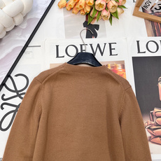🆕LOUIS VUITTON 中国新年限定马海毛字母针织衫毛衣♥正红色超显气色,胸前白色涂鸦字母超有设计 🆕LOUIS VUITTON 中国新年限定马海毛字母针织衫毛衣♥正红色超显气色,胸前白色涂鸦字母超有设计
