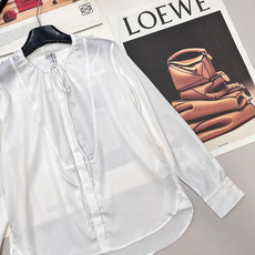 🆕Loewe 2026SS新款缎面抽绳衬衫,定制YB进口缎面材质,质感光泽,穿搭舒适,抽绳衬衣剪裁,缎面 🆕Loewe 2026SS新款缎面抽绳衬衫,定制YB进口缎面材质,质感光泽,穿搭舒适,抽绳衬衣剪裁,缎面