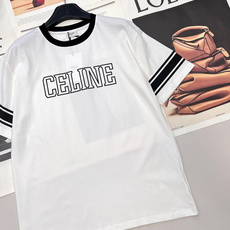 🆕CELINE春夏新款袖子撞色条纹宽松大版型休闲短袖T恤▪️这件T恤也太懂慵懒氛围感了吧!自带松弛滤镜的 🆕CELINE春夏新款袖子撞色条纹宽松大版型休闲短袖T恤▪️这件T恤也太懂慵懒氛围感了吧!自带松弛滤镜的