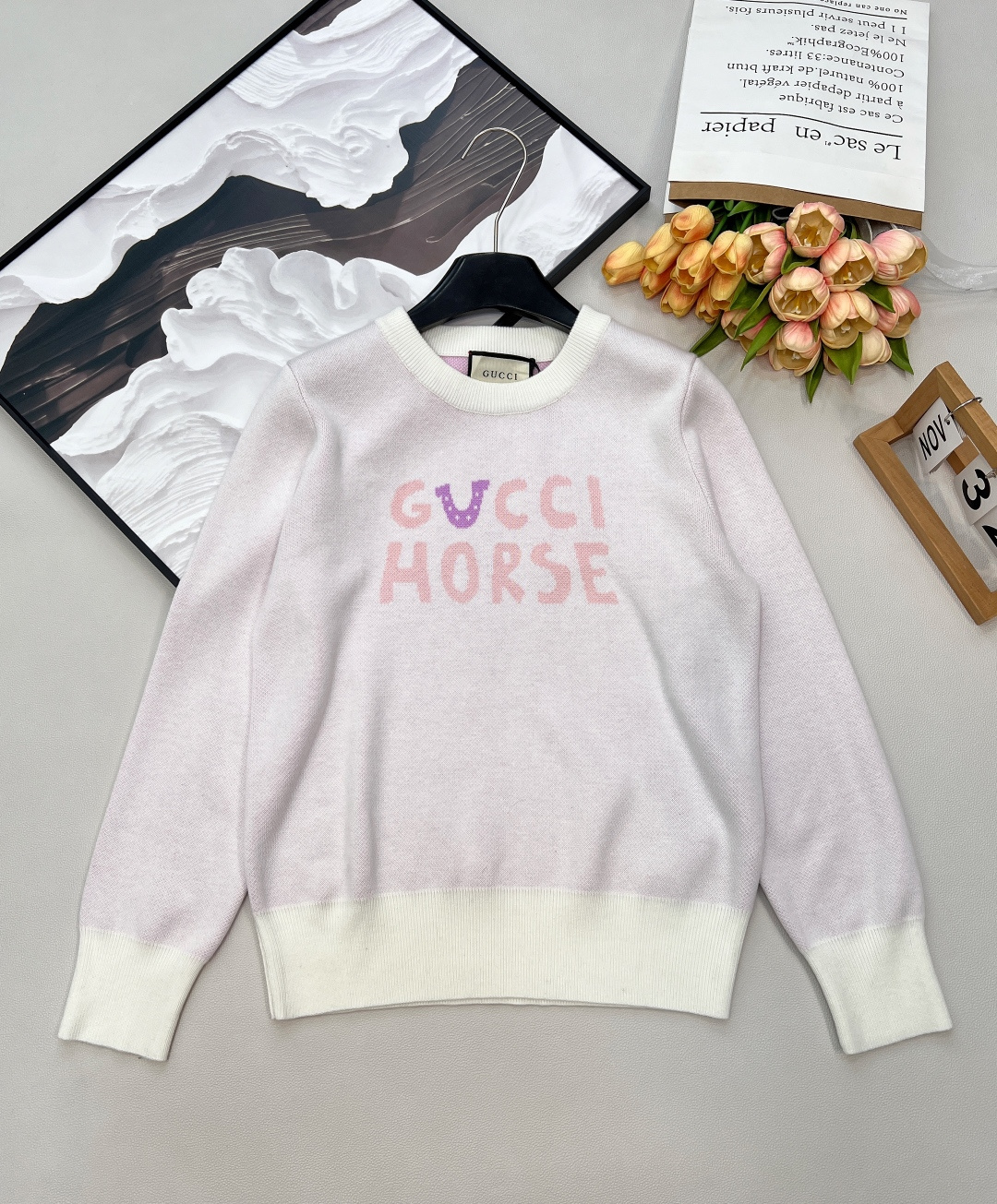 NO:710286,GUCCI Cartoon letters crochet crew neck sweater is a classic item, with red as the main tone, cleverly integrated with childlike patterns, like a childhood playmate, creating a relaxed and joyful holiday atmosphere. Customized yarn weaving, round neck pullover sweater tailoring, using knitted texture to complete the cartoon style pattern, brand logo embellishment details, showing the brand's high-end sense, echoing the New Year festive atmosphere, the regular version is tolerant of the figure, the tonality is relaxed and advanced, and it is perfect for both outer wear and inner wear.  Walking on the street, it is eye-catching and has both good looks and comfort!  You will be sure to get it once you get it. It is really eye-catching. It has all three standards and is shipped in large quantities. Sizes, SML codes, gucci, sweaters,19860909GUCCI 卡通字母钩花圆领针织衫 经典单品,以红色为主基调,巧妙融入童趣感图案,仿佛是童年的玩伴,营造出轻松愉悦的节日气氛. 定制纱线织造 圆领套头毛衣剪裁 利用针织肌理完成卡通风格的图案 品牌logo点缀细节 尽显品牌高级感 呼应贺岁应节氛围 常规版型包容身材 调性松弛高级 外穿内搭皆出彩 走在街上吸睛度满分颜值与舒适兼具！你们拿到手一定会绝绝子 真的让人眼前一亮,三标齐全,大货出 尺码sml 编码,,gucci,sweaters,,Women's clothing