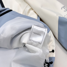 🆕Chanel2026新款连帽拼色拉链冲锋外套,定制YB进口防风防水冲锋材质,质感光泽,挺括有型,连帽拉 🆕Chanel2026新款连帽拼色拉链冲锋外套,定制YB进口防风防水冲锋材质,质感光泽,挺括有型,连帽拉
