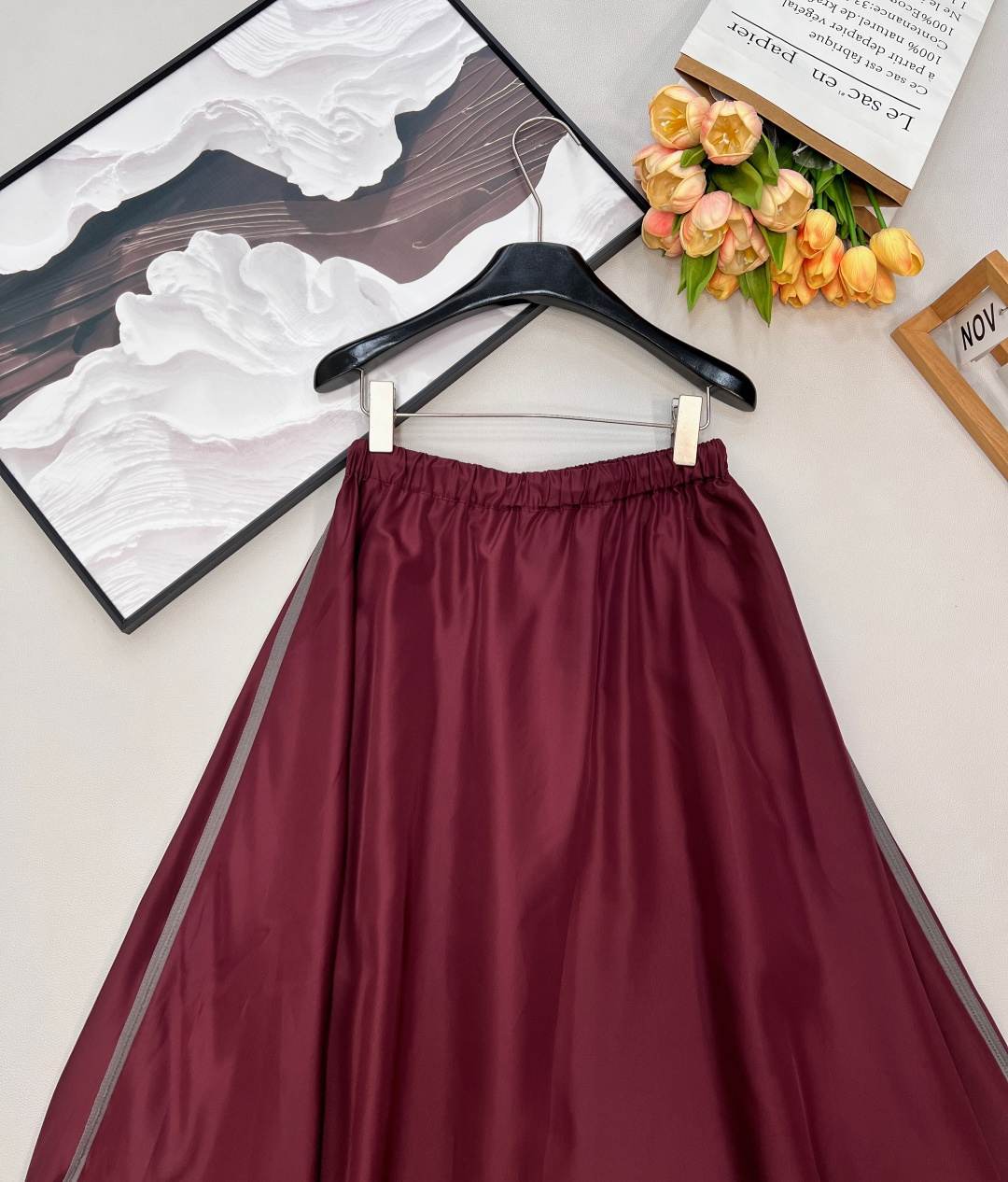 🆕MIU MIU 薄款尼龙字母防晒休闲长裙原版定制面料轻盈舒适透气质感超赞 经典连帽百搭版型减龄少女风 