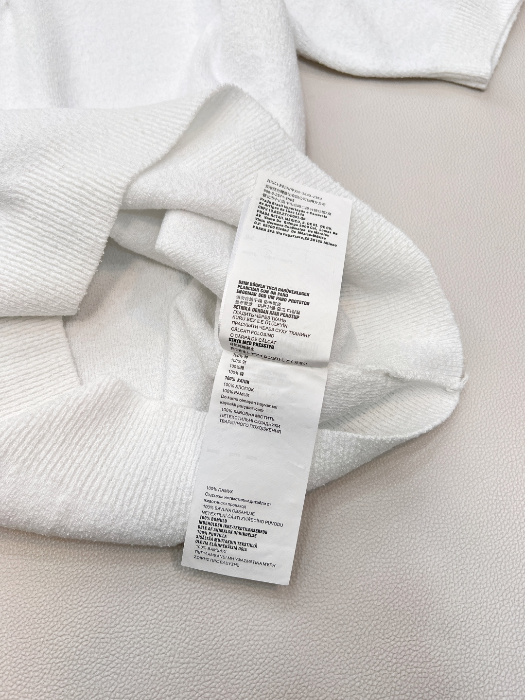 🆕 MIU MIU 字母贴片翻领针织短袖胸前刺绣logo 清新配色 超级显白的色调 polo领时髦 上身