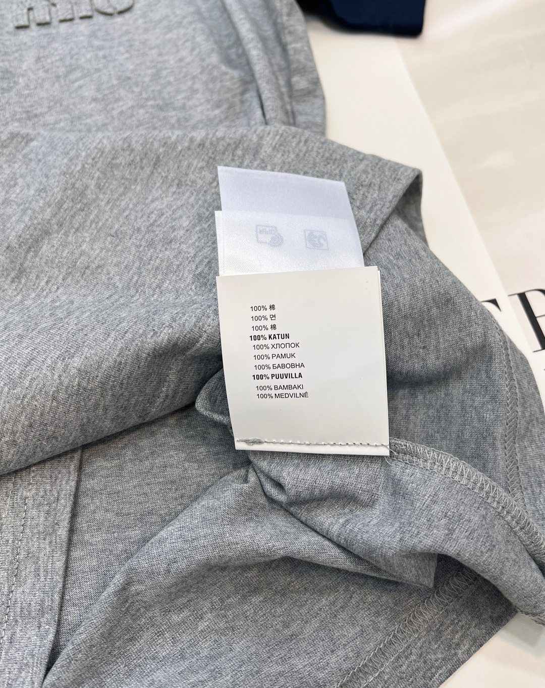 🆕Miu Miu 26Ss早春新款贴布绣logo休闲拼色圆领短袖T恤丨高版出品！复古学院风为基调，将经典