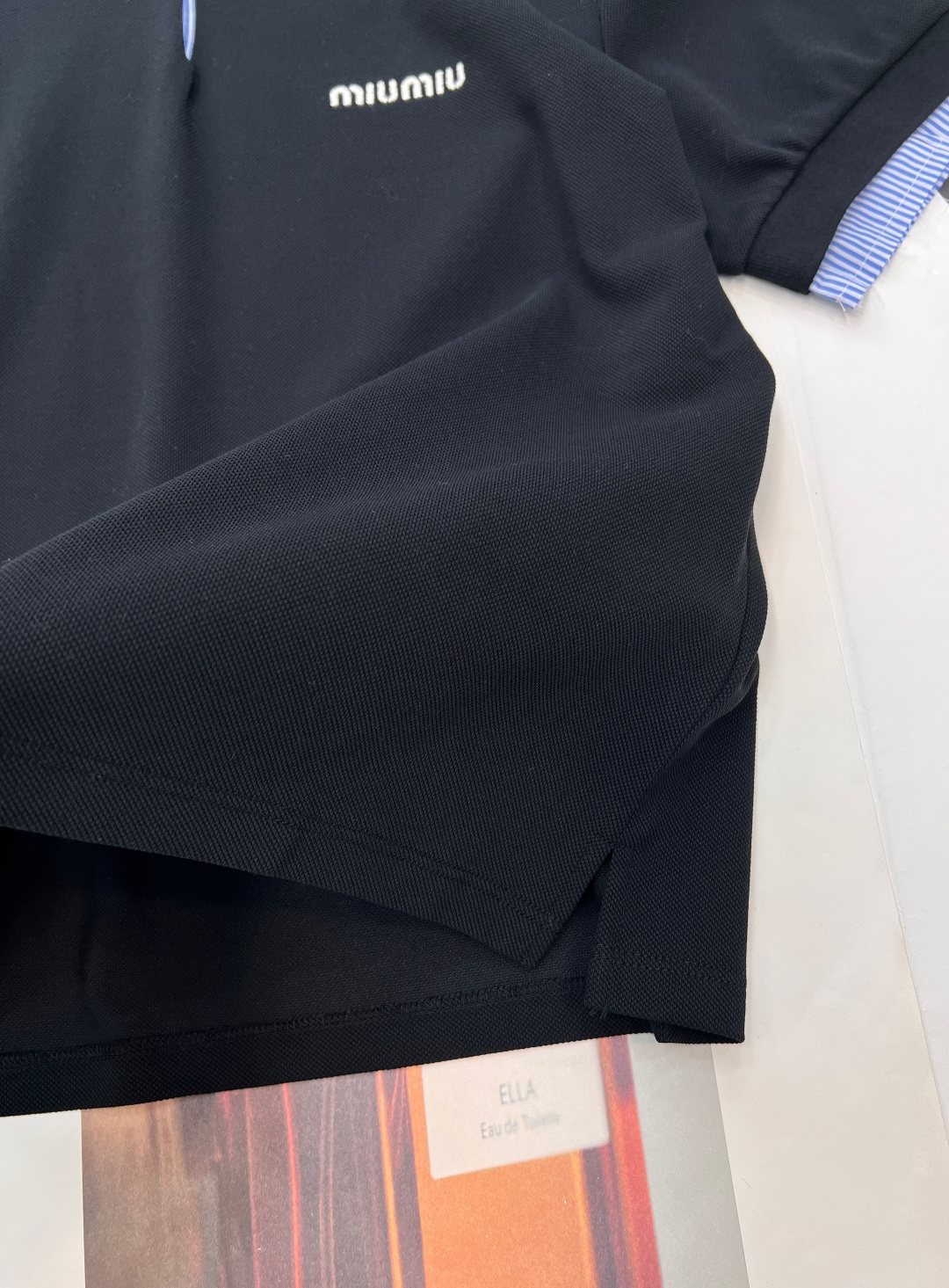 🆕 MIUMIU 细条纹拼接翻领假两件短袖polo衫💃miu里miu气的学院风系列 👩‍🎓学院风Polo