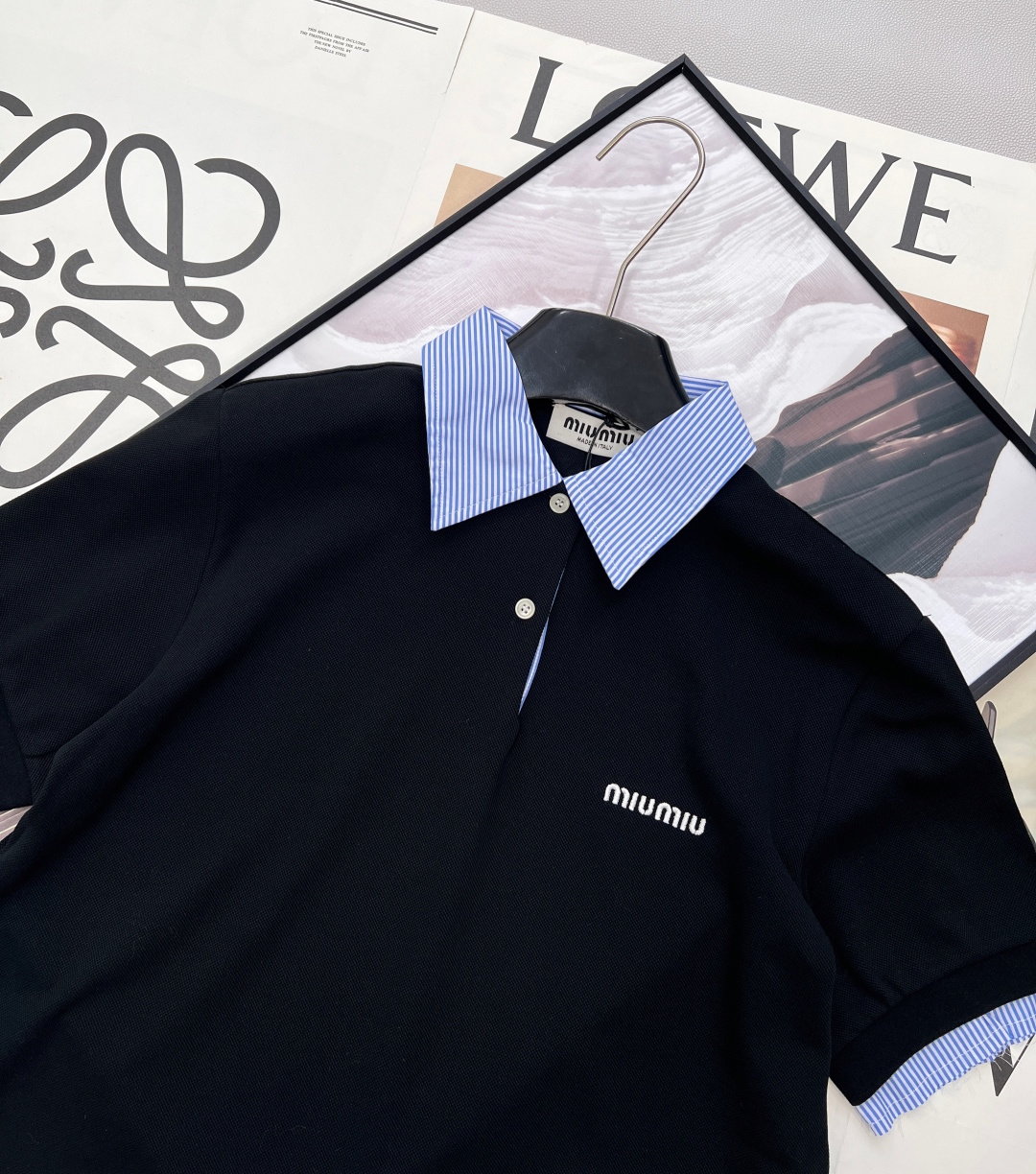 🆕 MIUMIU 细条纹拼接翻领假两件短袖polo衫💃miu里miu气的学院风系列 👩‍🎓学院风Polo