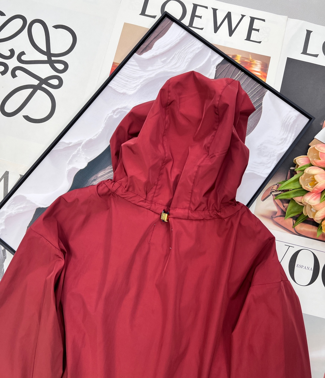 🆕MIU MIU 薄款尼龙字母防晒休闲外套原版定制面料轻盈舒适透气质感超赞 经典连帽百搭版型减龄少女风 