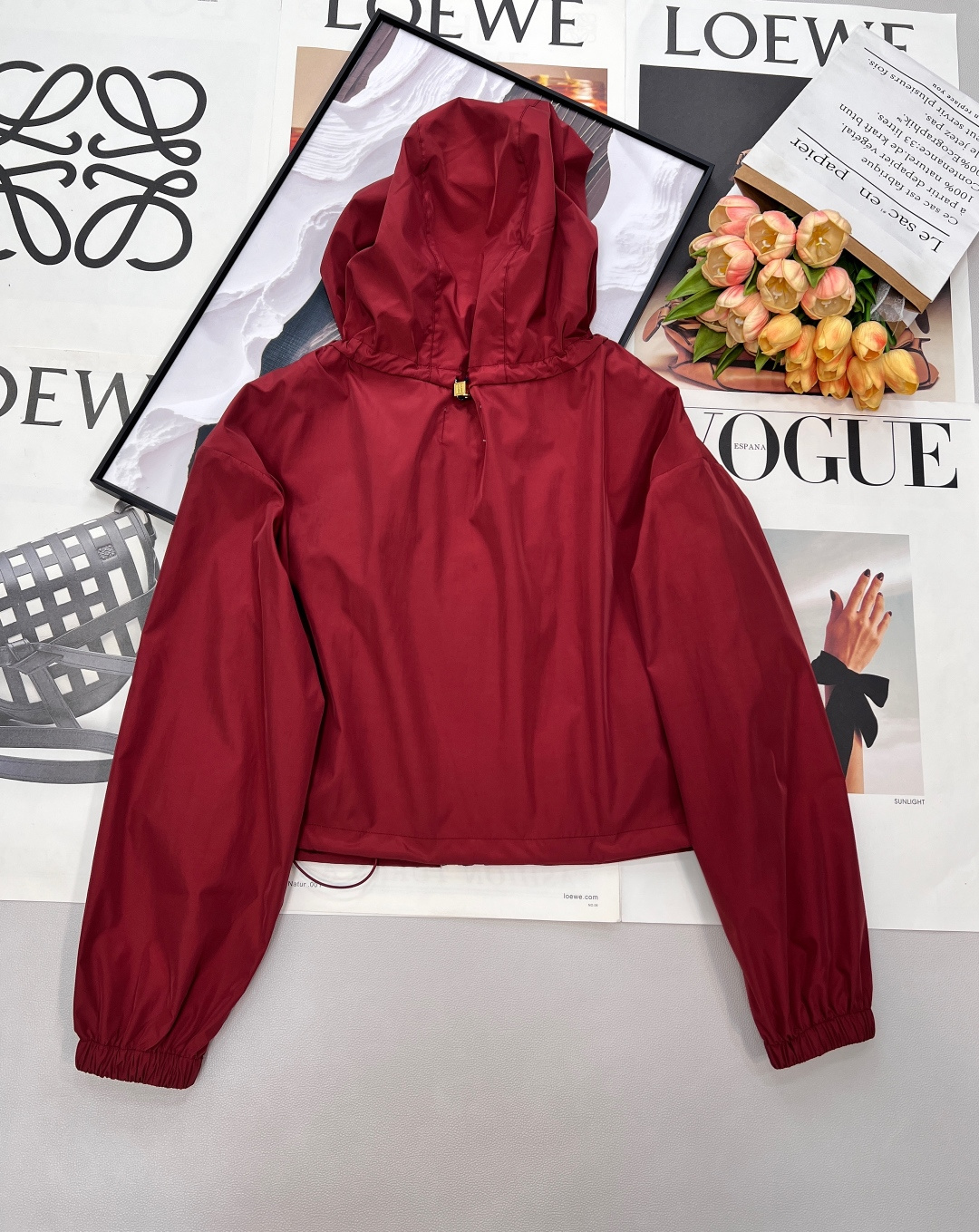 🆕MIU MIU 薄款尼龙字母防晒休闲外套原版定制面料轻盈舒适透气质感超赞 经典连帽百搭版型减龄少女风 