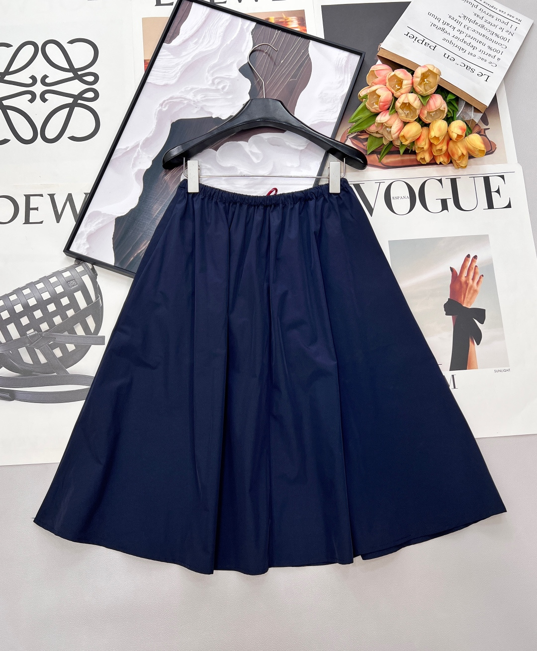 🆕MIU MIU 薄款尼龙字母防晒休闲长裙原版定制面料轻盈舒适透气质感超赞 经典连帽百搭版型减龄少女风 