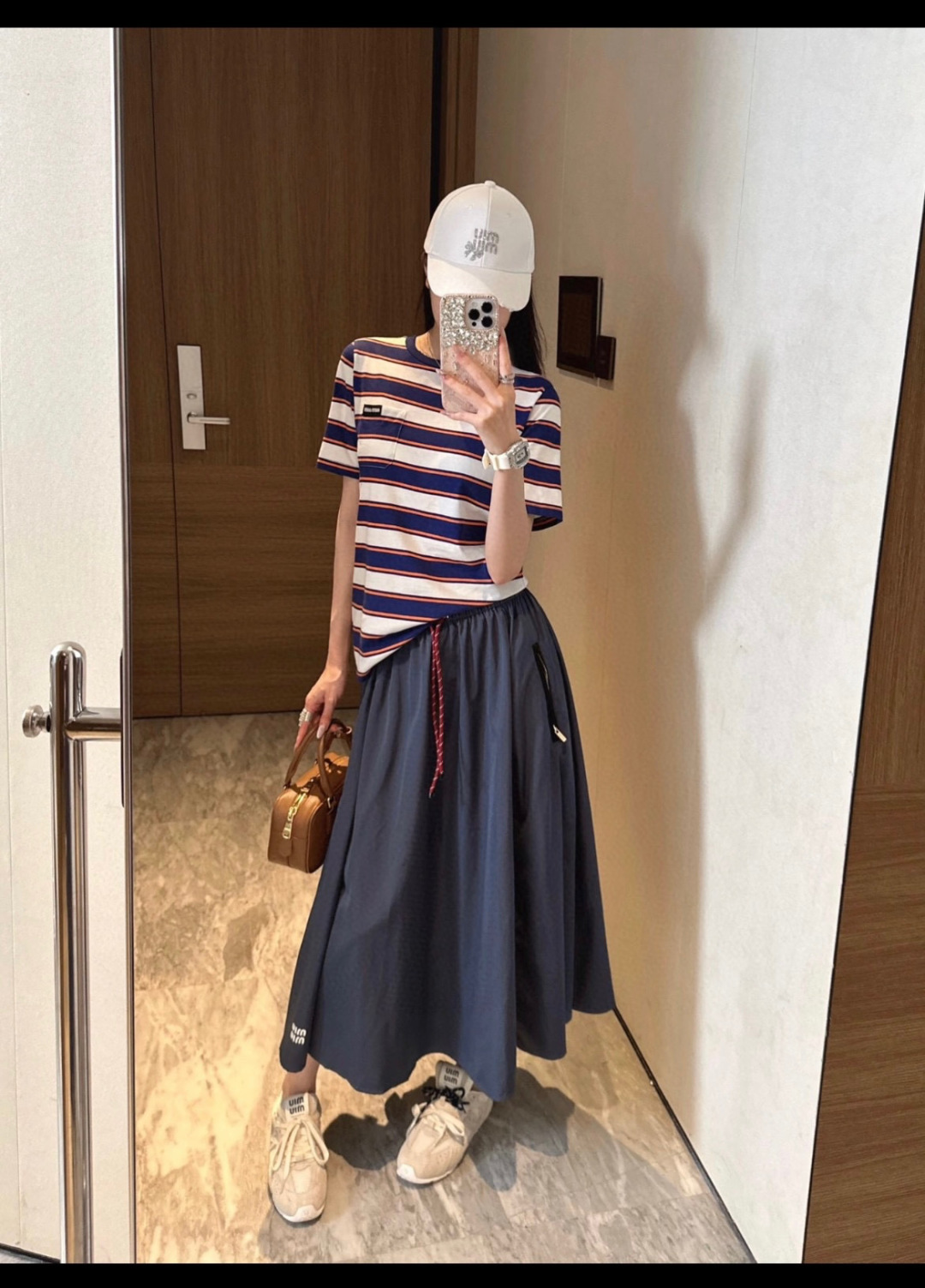 NO:738010,Long skirt upper body picture,,skirts,19860909长半裙上身图,,skirts,,Women's clothing