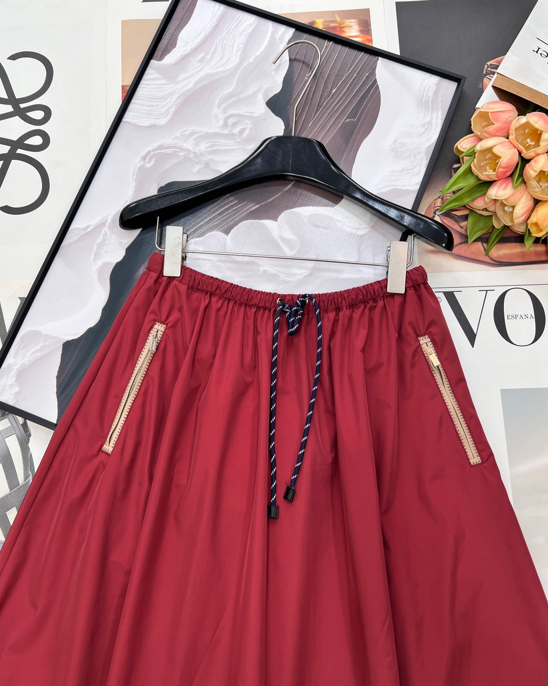 🆕MIU MIU 薄款尼龙字母防晒休闲长裙原版定制面料轻盈舒适透气质感超赞 经典连帽百搭版型减龄少女风 