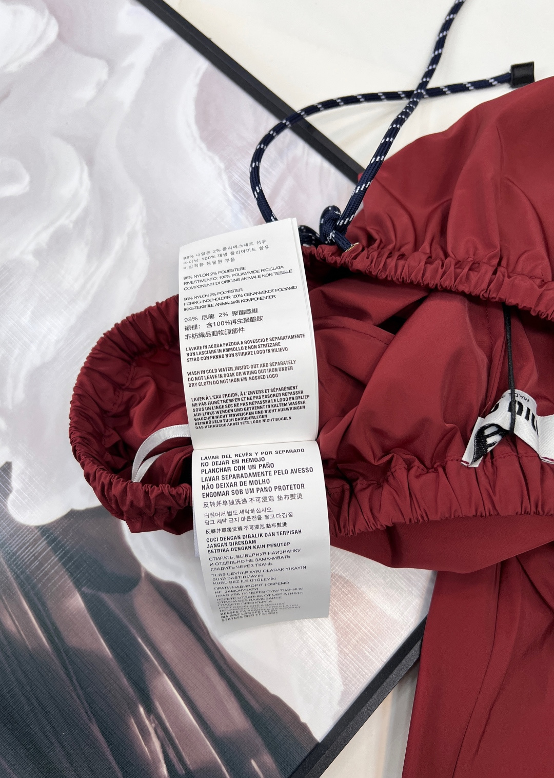 🆕MIU MIU 薄款尼龙字母防晒休闲长裙原版定制面料轻盈舒适透气质感超赞 经典连帽百搭版型减龄少女风 