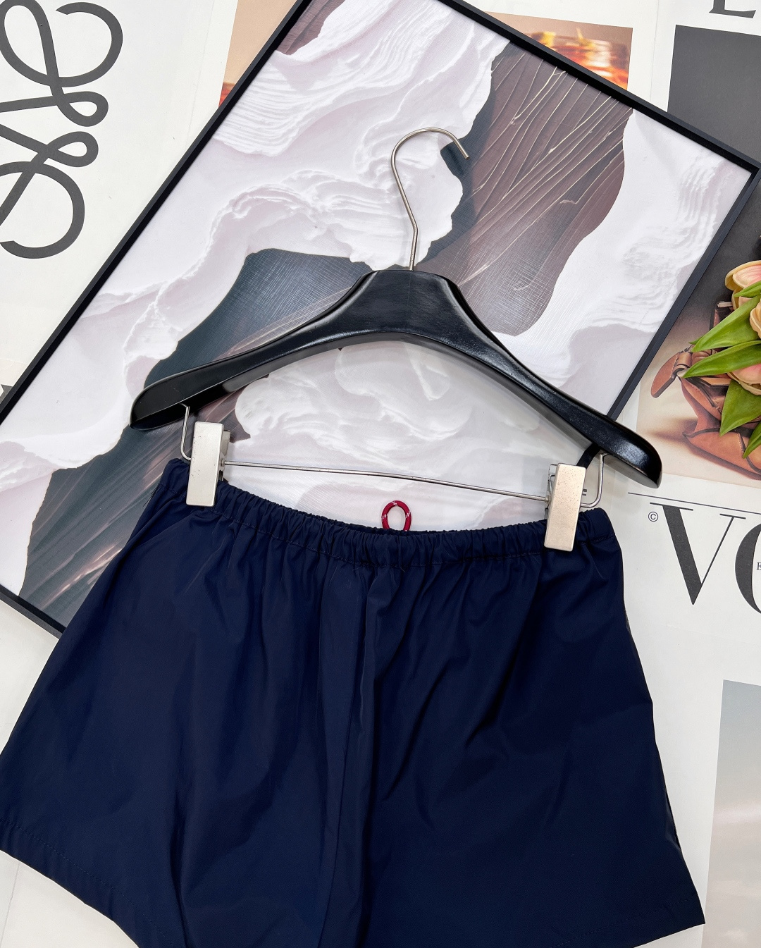 🆕MIU MIU 薄款尼龙字母防晒休闲短裤原版定制面料轻盈舒适透气质感超赞 经典连帽百搭版型减龄少女风 