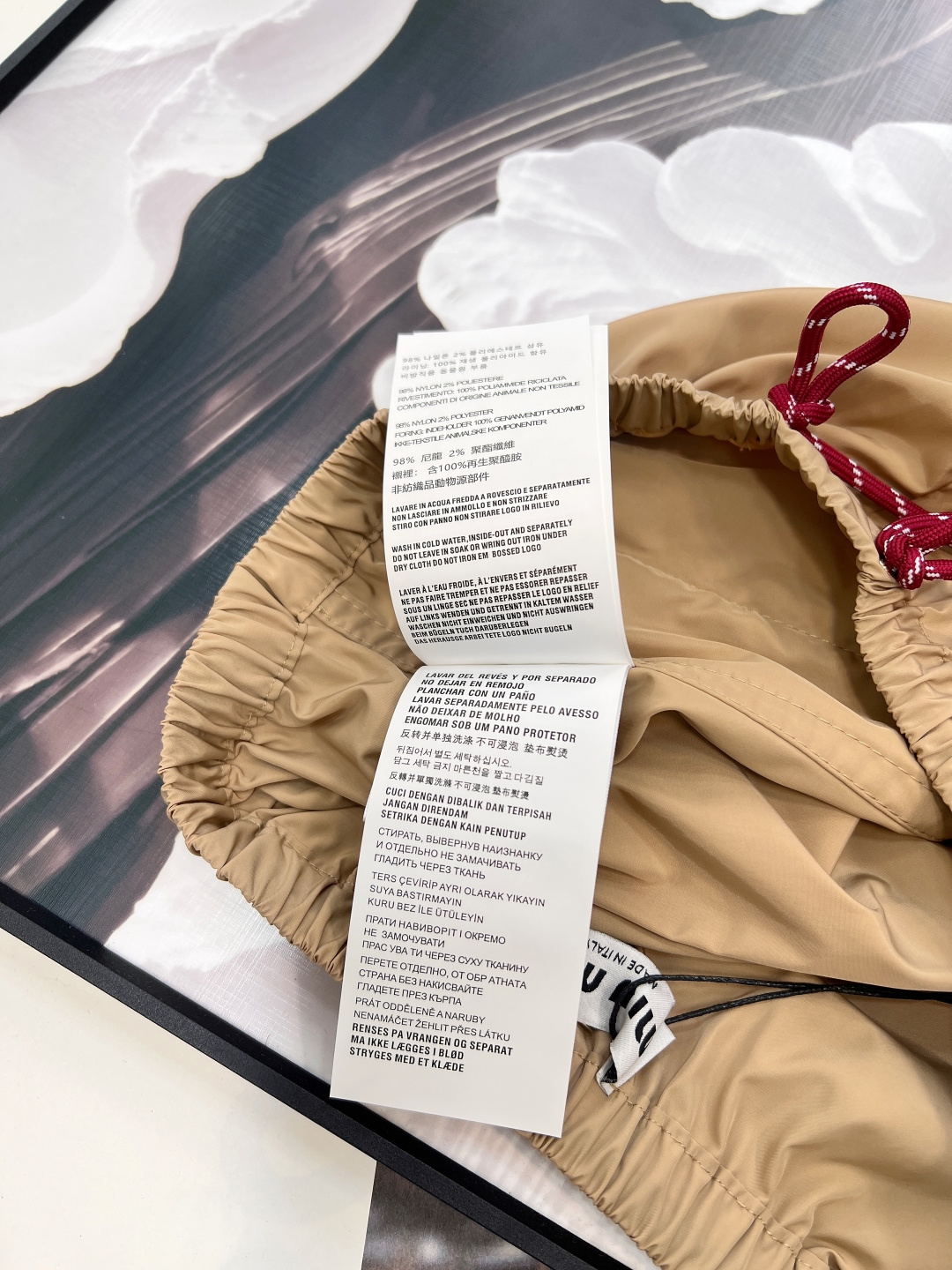 🆕MIU MIU 薄款尼龙字母防晒休闲短裤原版定制面料轻盈舒适透气质感超赞 经典连帽百搭版型减龄少女风 