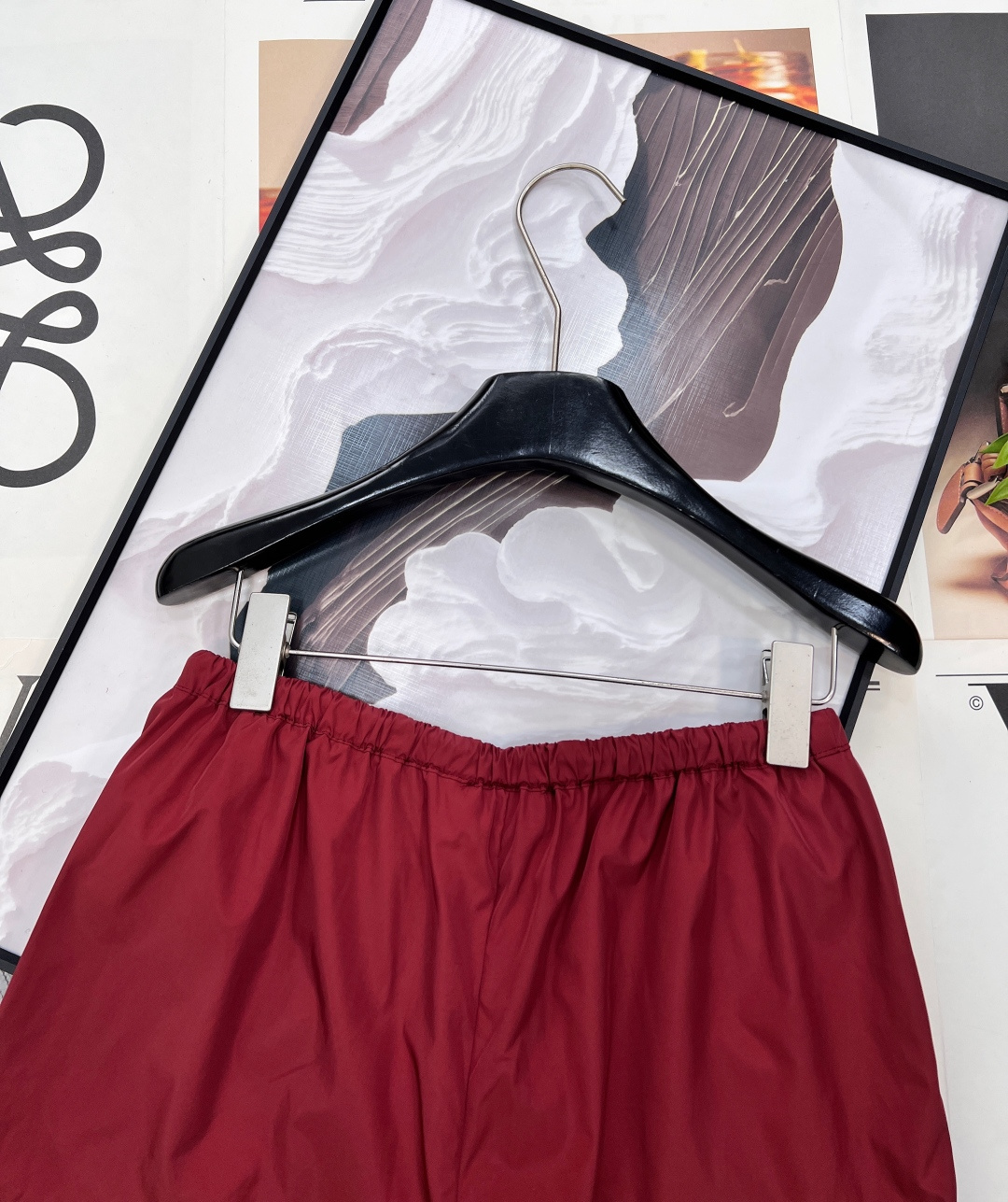 🆕MIU MIU 薄款尼龙字母防晒休闲短裤原版定制面料轻盈舒适透气质感超赞 经典连帽百搭版型减龄少女风 