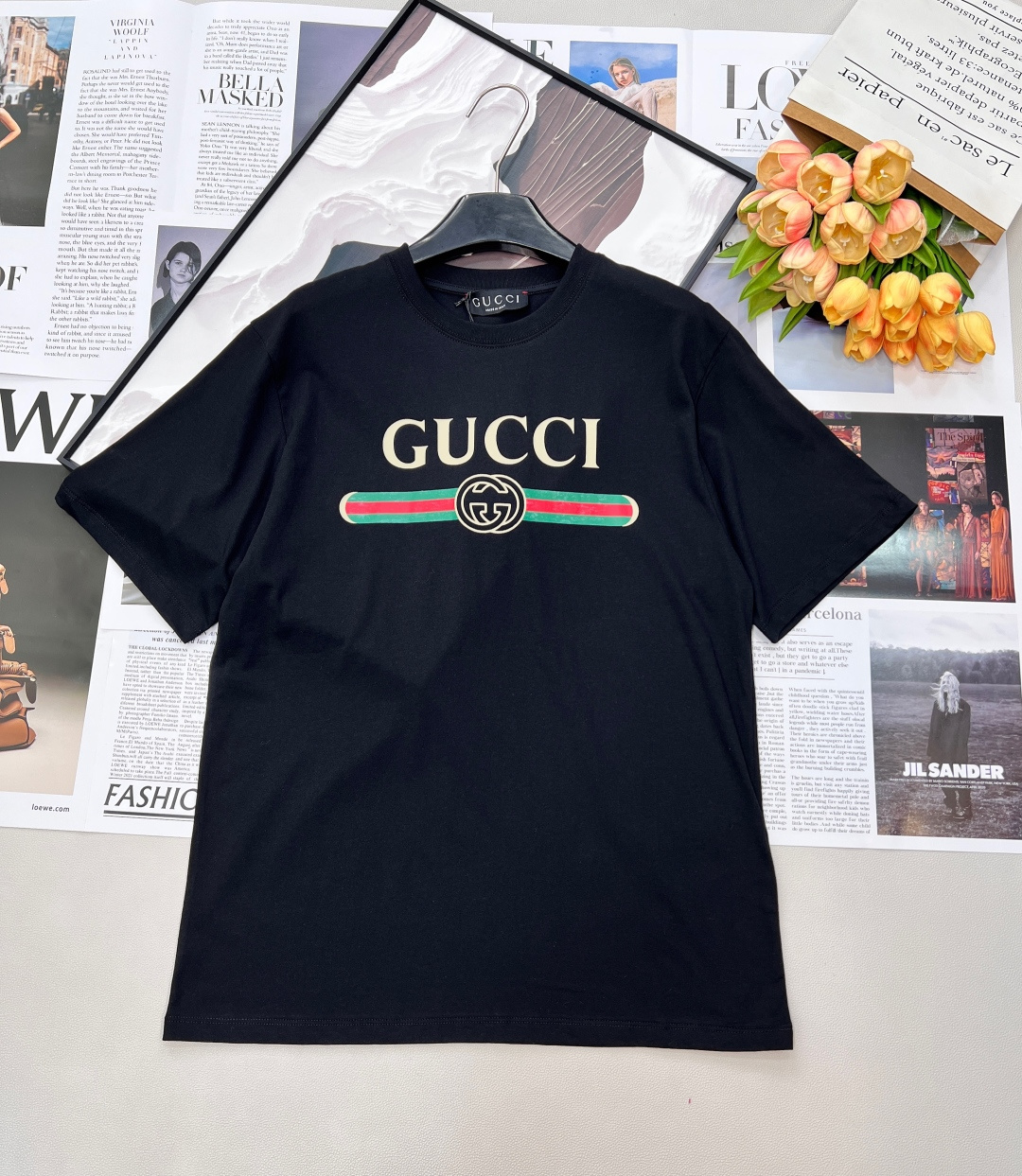 NO:739325,GUCCI timeless classic letter belt printed short-sleeved T-shirt!  It goes without saying that this classic can be worn by both men and women. Almost everyone has one, and it can be worn as a T-shirt underneath any jacket!  It is made of 300g double-ply combed cotton fabric. The upper body should be loose and loose to look good. It is the same style for men and women ~ very slim and handsome!  An eternal classic, this T-shirt is the most practical to wear!  Completely close your eyes and enter... Tee is both comfortable and minimalist and fresh!  One piece goes with everything, a simple and versatile item, the upper body effect is fashionable and Western-style, versatile and easy to match!  The fabric is soft and delicate, comfortable to wear!  All three standards are complete, and the goods will be shipped in large quantities!  Size sml code G,,gucci,jackets & coats,T-shirt,tees,t-shirt,19860909GUCCI 永恒经典字母腰带印花短袖T恤！ 男女都可穿这款经典的火爆程度不需要多说 几乎人手一件,可以作为任何外套的内搭T恤打底穿！ 采用300g双股精梳棉面料 上身就是要宽宽松松的才好看 男女同款～非常显瘦帅气！永远的经典这种T恤最实穿了！完全闭眼入.. Tee 是件既舒服又极简清新！一件搭所有,简约百搭单品,上身效果时髦洋气 百搭不挑人！面料柔软细腻 穿上敲舒服！三标齐全,大货出！ 尺码sml 编码G,,gucci,jackets & coats,T-shirt,tees，t-shirt,,Women's clothing