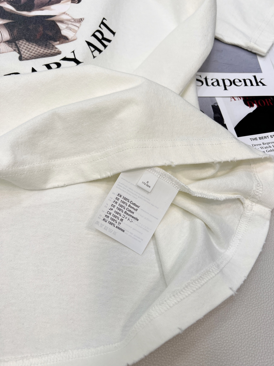 🆕 Acne Studios Contemporary Art T恤 ， 这是一件来自瑞典设计师品牌 A