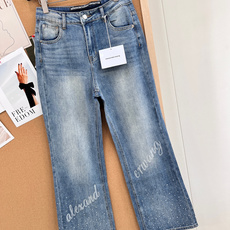 🆕Alexander Wang 26春夏新款 AW配标裤脚烫钻高腰直筒牛仔裤以精湛工艺,诠释高街摩登美学 🆕Alexander Wang 26春夏新款 AW配标裤脚烫钻高腰直筒牛仔裤以精湛工艺,诠释高街摩登美学