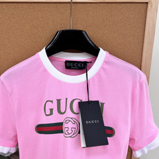 🆕GUCCI新款经典字母腰带印花拼色短袖T恤。- 经典标识:正面烫金GUCCI字母+红绿织带+双G互扣L 🆕GUCCI新款经典字母腰带印花拼色短袖T恤。- 经典标识:正面烫金GUCCI字母+红绿织带+双G互扣L