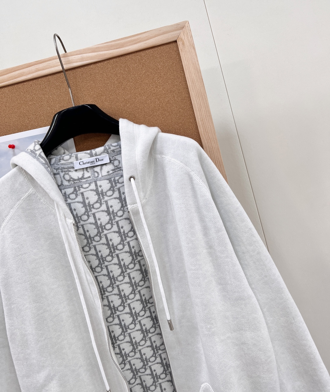 🆕Dior秋冬新品！高级baby蓝老花logo拉链羊绒外套！定制奶油蓝颜色超爱😊双织字母提花织工艺，原版