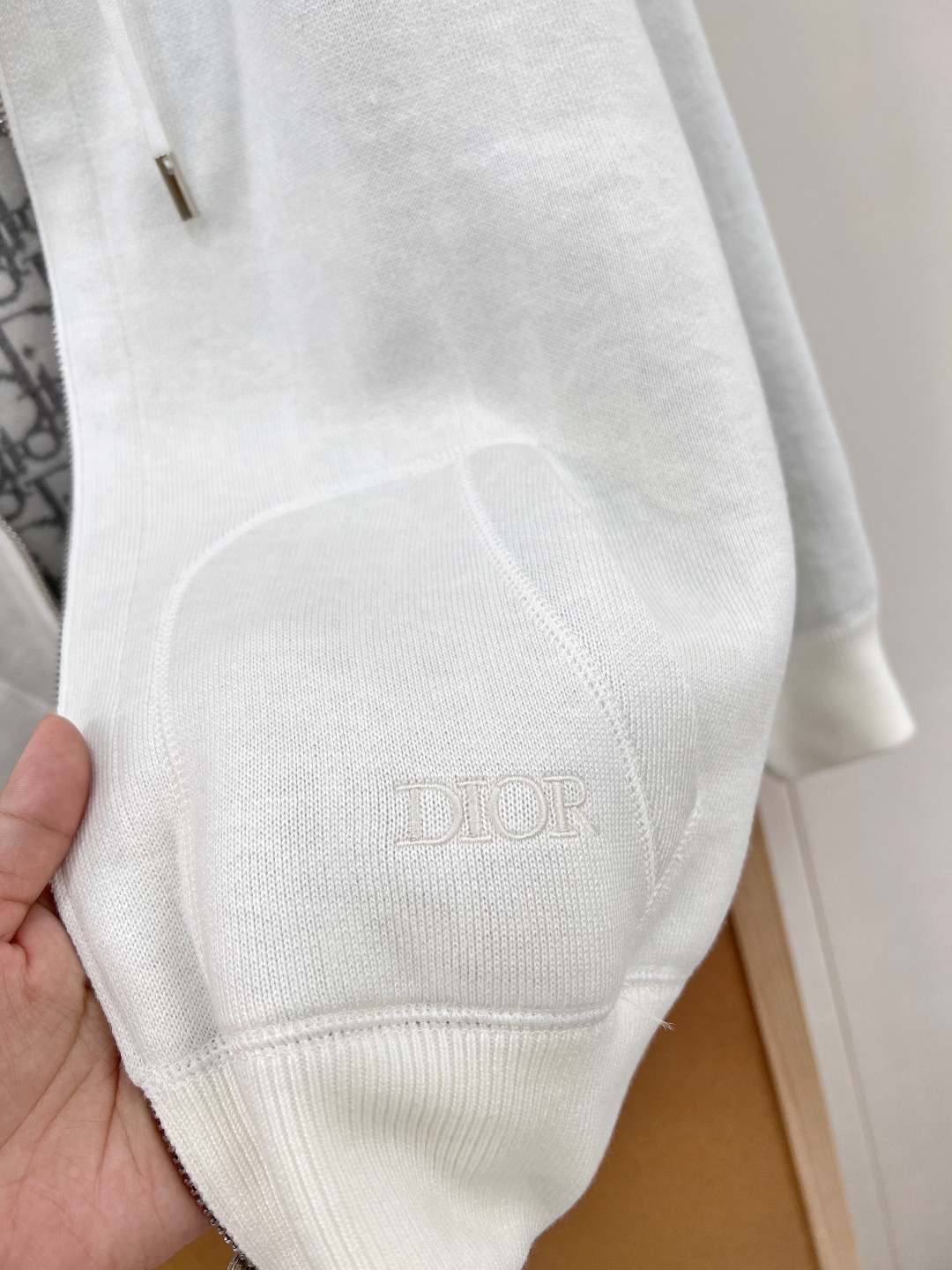 🆕Dior秋冬新品！高级baby蓝老花logo拉链羊绒外套！定制奶油蓝颜色超爱😊双织字母提花织工艺，原版