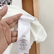 🆕 DIOR 限定款重工蝴蝶花卉刺绣短袖T恤✨ **森系仙气|高定级重工刺绣以自然为灵感,DIOR匠心打 🆕 DIOR 限定款重工蝴蝶花卉刺绣短袖T恤✨ **森系仙气|高定级重工刺绣以自然为灵感,DIOR匠心打