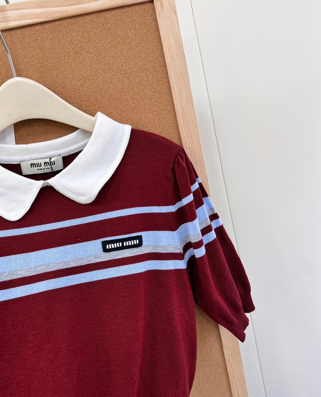 🆕MIU MIU26早春Miu系学院风娃娃领针织短袖 减龄拼色娃娃领，复古学院氛围拉满，温柔又俏皮胸前撞