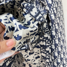 🆕 DIOR 经典老花Oblique提花面料连帽夹克冲锋衣外套💫绝对是本系列中最爆的款 没有之一!经典 🆕 DIOR 经典老花Oblique提花面料连帽夹克冲锋衣外套💫绝对是本系列中最爆的款 没有之一!经典
