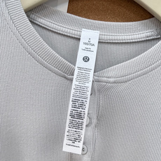 🆕lululemon Hold Tight 女士紧身长袖亨利衫|原厂级版本。✅ 原厂级品质|LW3HN3 🆕lululemon Hold Tight 女士紧身长袖亨利衫|原厂级版本。✅ 原厂级品质|LW3HN3