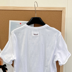 🆕CHANEL小香新款刺绣镂空短袖T恤。采用100%棉的32支双股精梳棉面料,克重达到230g,兼具挺括 🆕CHANEL小香新款刺绣镂空短袖T恤。采用100%棉的32支双股精梳棉面料,克重达到230g,兼具挺括