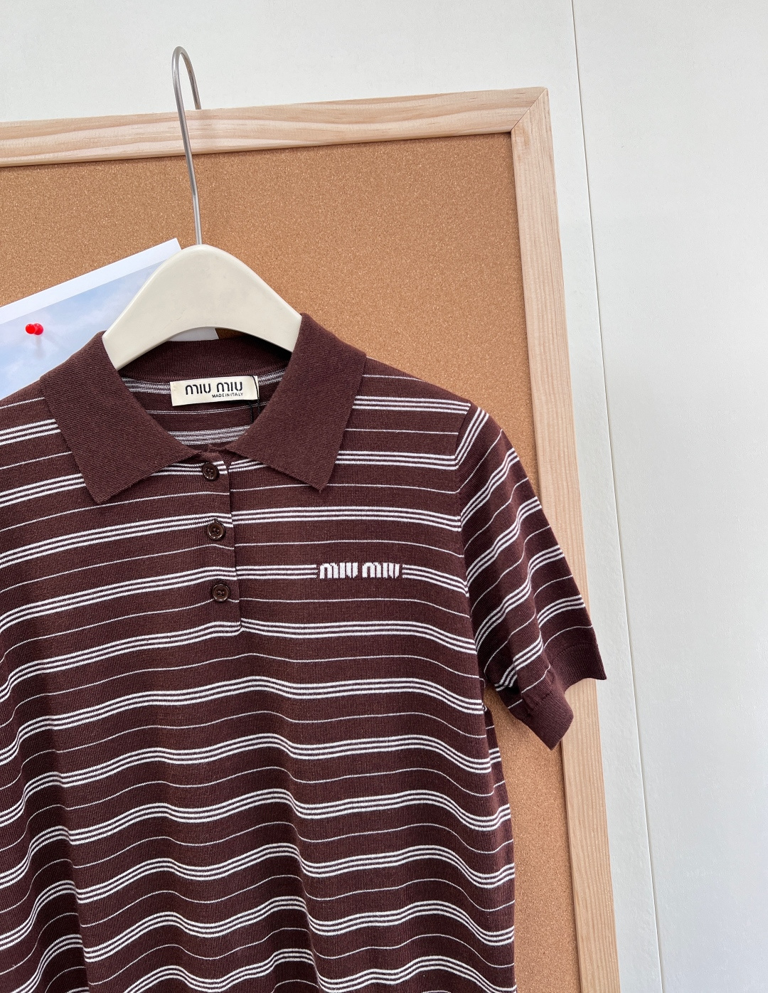 🆕 MIU MIU 字母焦糖色🤎条纹P薄款Polo针织衫短袖细羊毛面料 超级轻薄 夏天穿完全不会热！！信