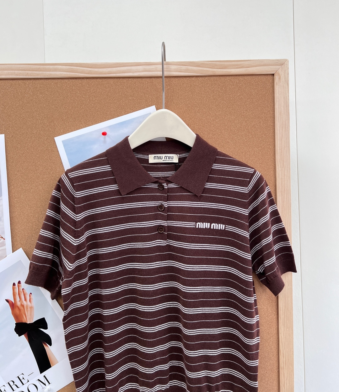 🆕 MIU MIU 字母焦糖色🤎条纹P薄款Polo针织衫短袖细羊毛面料 超级轻薄 夏天穿完全不会热！！信