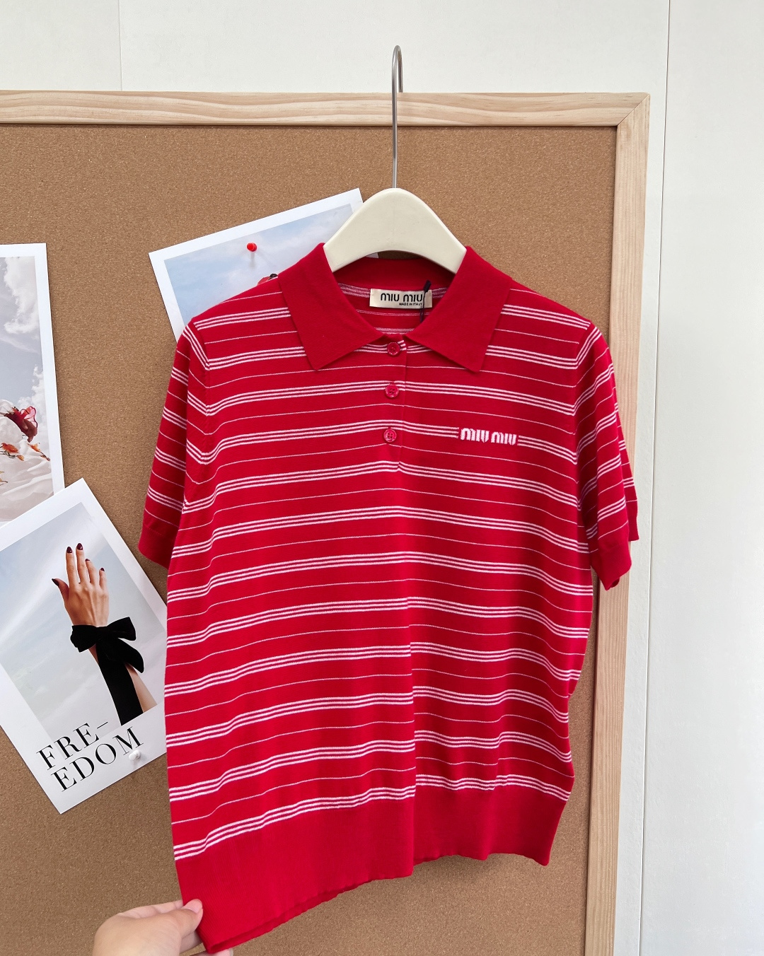 🆕 MIU MIU 字母焦糖色🤎条纹P薄款Polo针织衫短袖细羊毛面料 超级轻薄 夏天穿完全不会热！！信