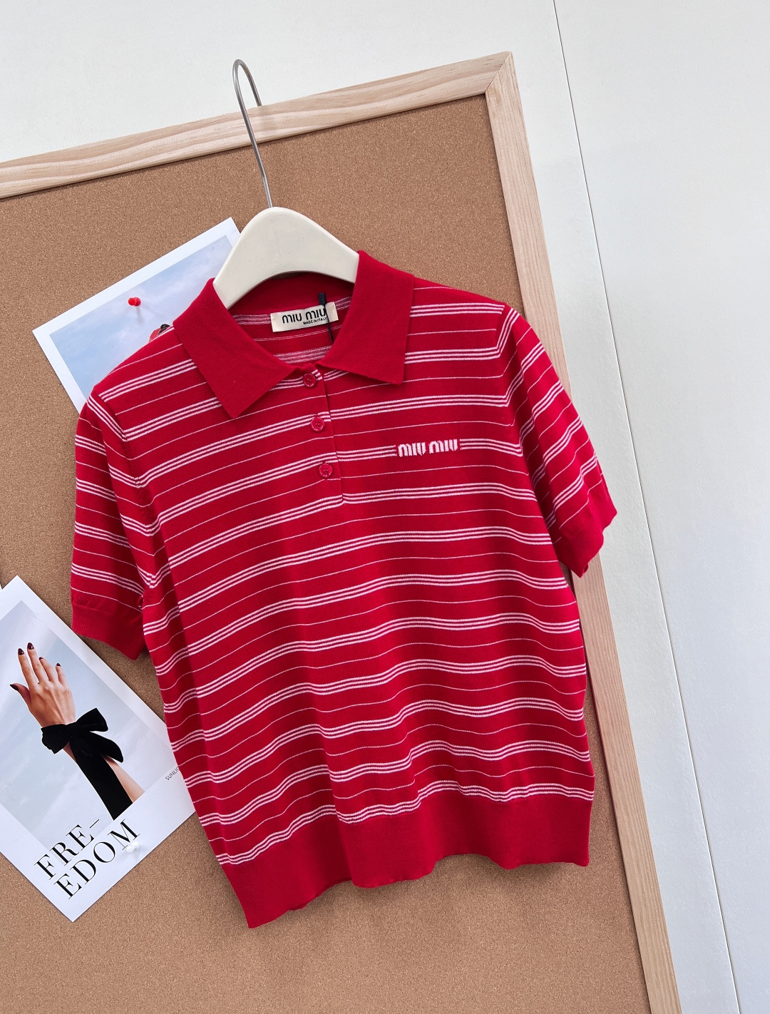 🆕 MIU MIU 字母焦糖色🤎条纹P薄款Polo针织衫短袖细羊毛面料 超级轻薄 夏天穿完全不会热！！信