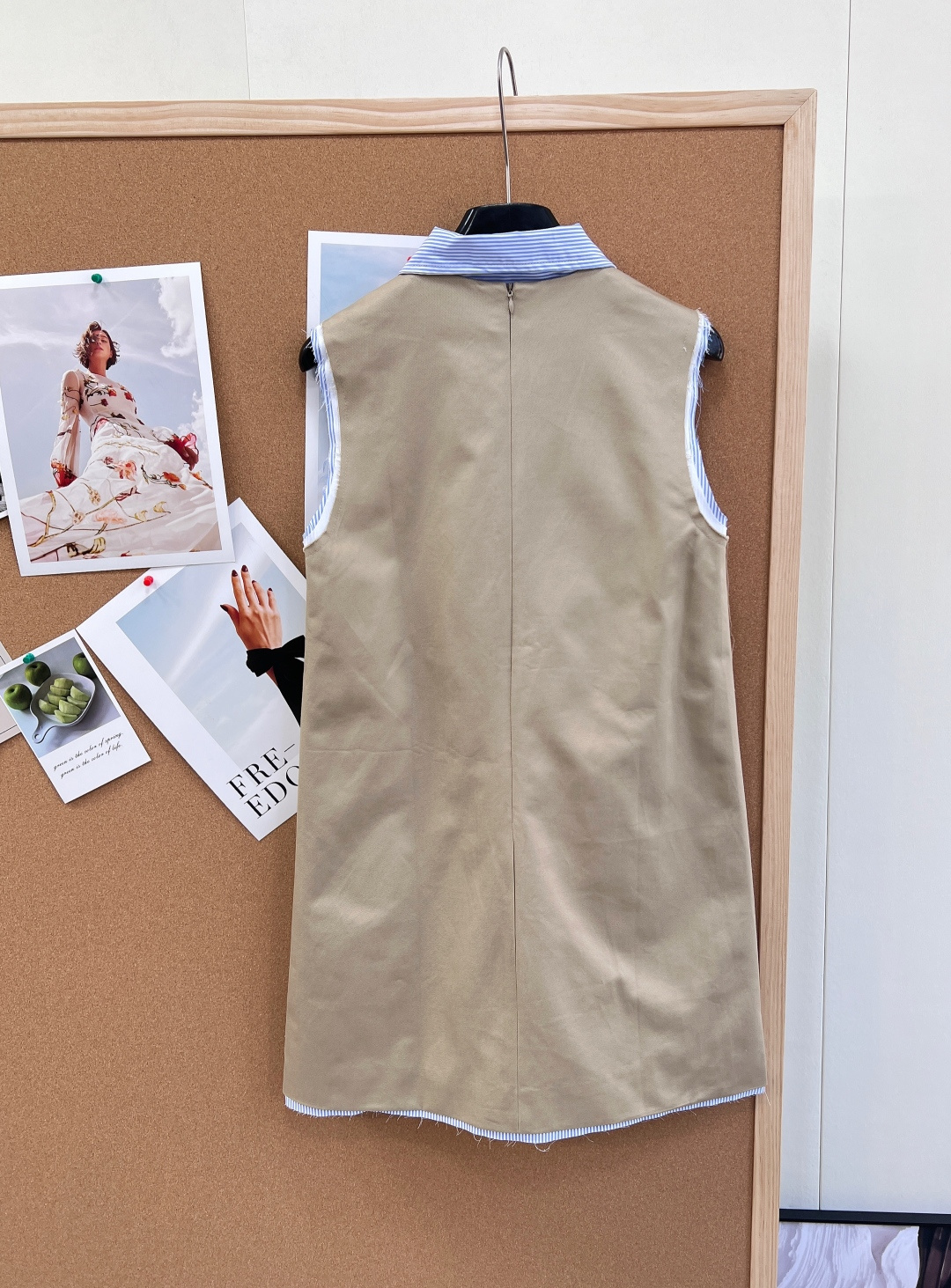 🆕Miu Miu 2026早春🉑️自由拆卸Polo领无袖连衣裙。- 复古Polo领拼接：🉑️拆卸蓝白条纹