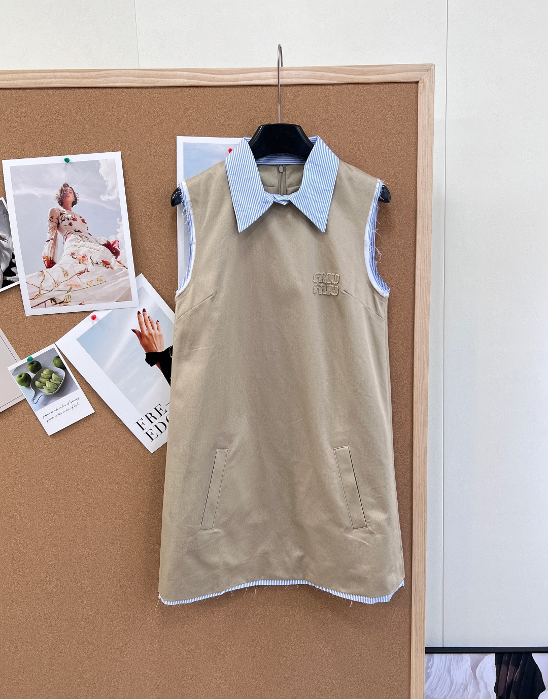 🆕Miu Miu 2026早春🉑️自由拆卸Polo领无袖连衣裙。- 复古Polo领拼接：🉑️拆卸蓝白条纹