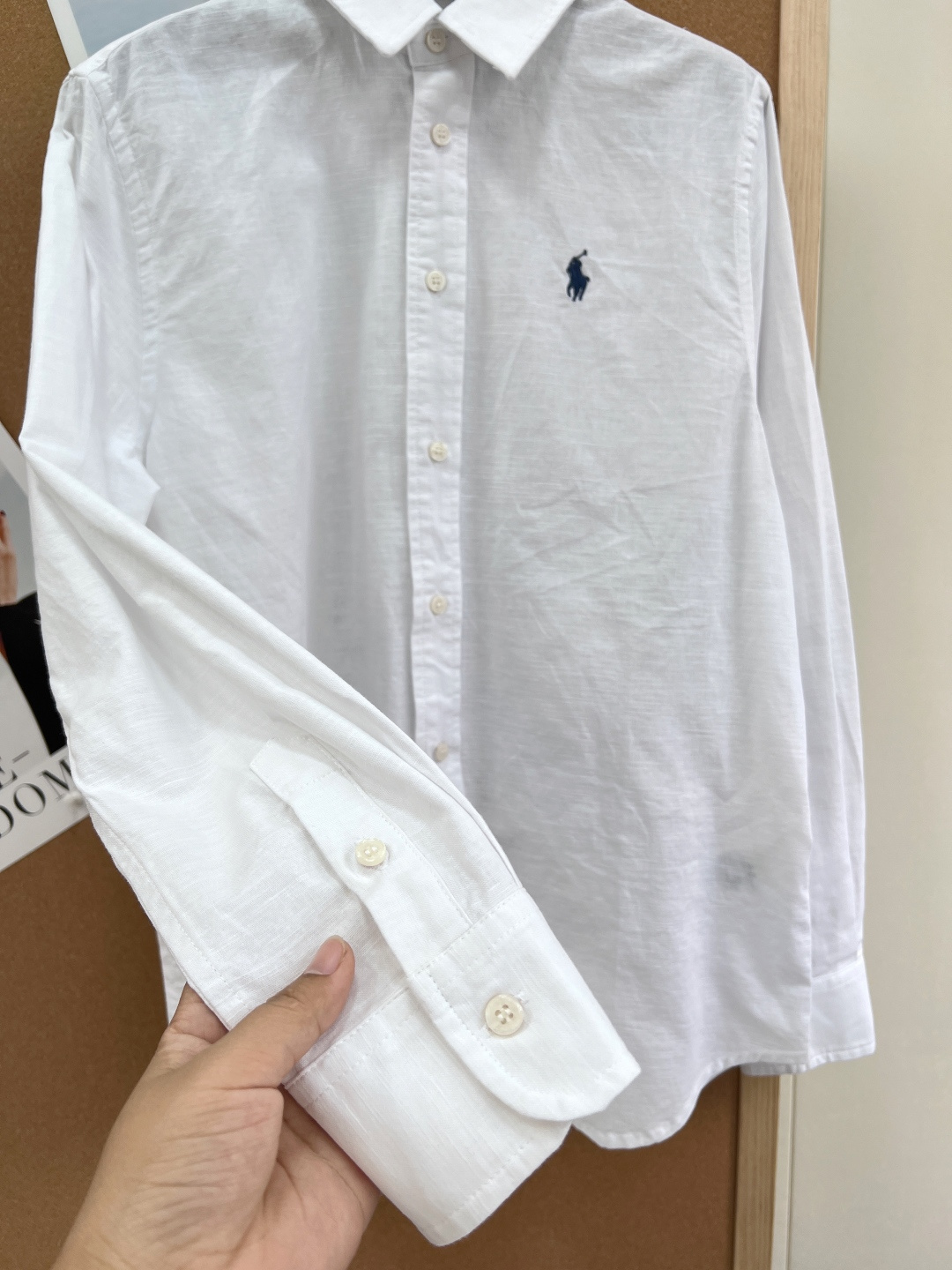 🆕 Ralph Lauren拉夫劳伦小马刺绣衬衫面料采用高级定制定染的棉麻材质 还进行了水洗处理 洗完面