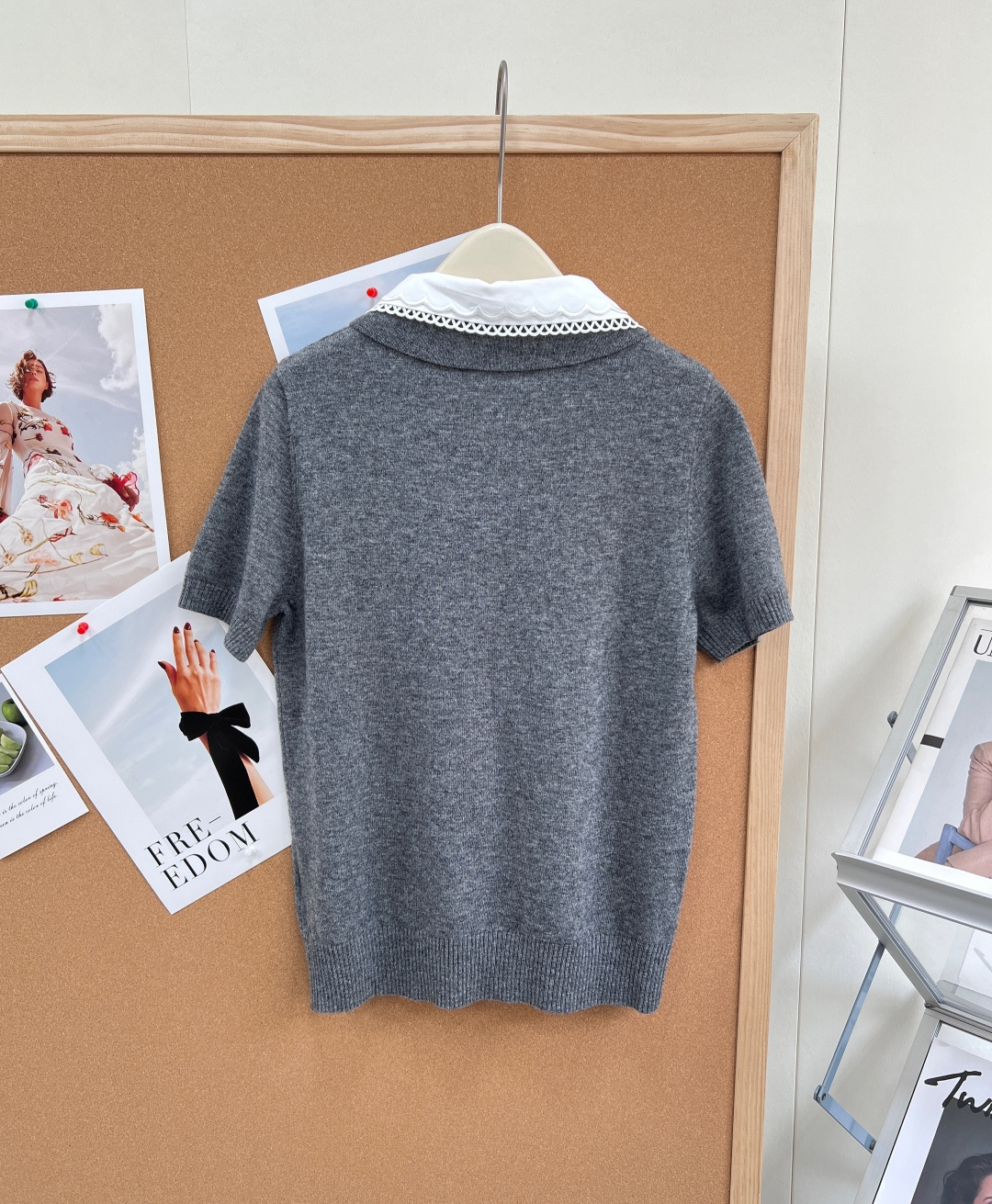 🆕Miu Miu 新品羊毛娃娃领针织衫，甜而不腻的学院风单品，是打造少女感的绝佳选择！ 细节亮点- 软糯